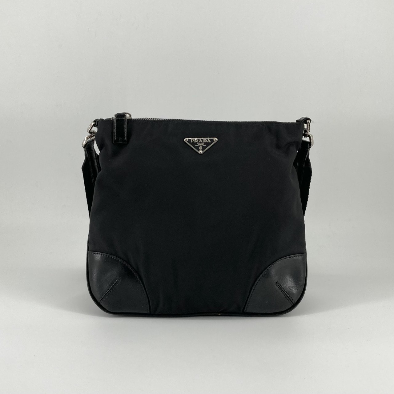 PRADA(プラダ) ロゴプレート ナイロン BT0332 ショルダーバッグ ブラック