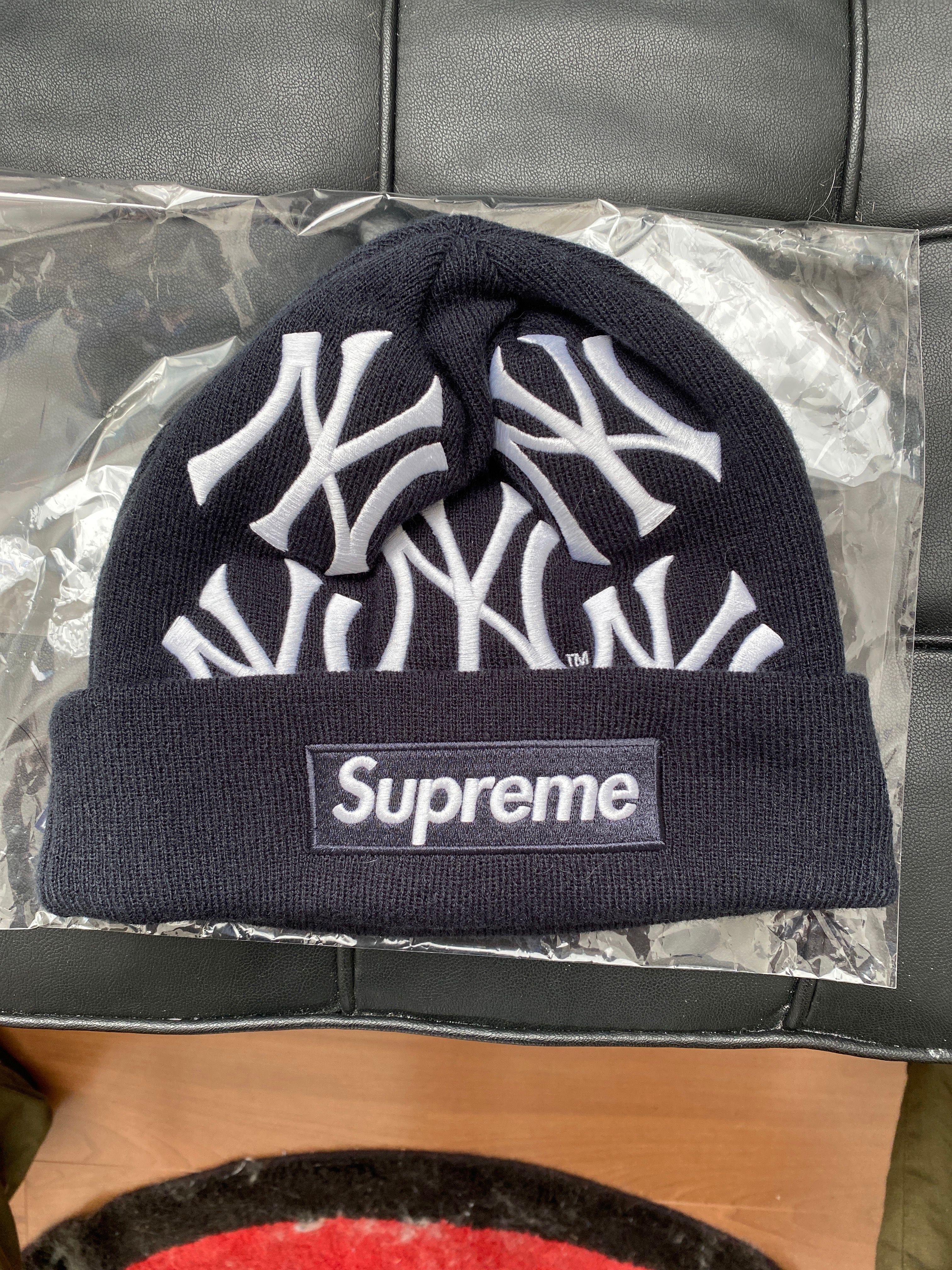 Supreme / New York Yankees / New Era Box Logo Beanie "Navy"