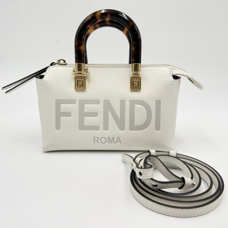 FENDI(フェンディ)バイザウェイ ミニ 2WAYハンドバッグ ショルダーバッグ ホワイト レザー べっ甲調ハンドル ゴールドトーン金具 レディース