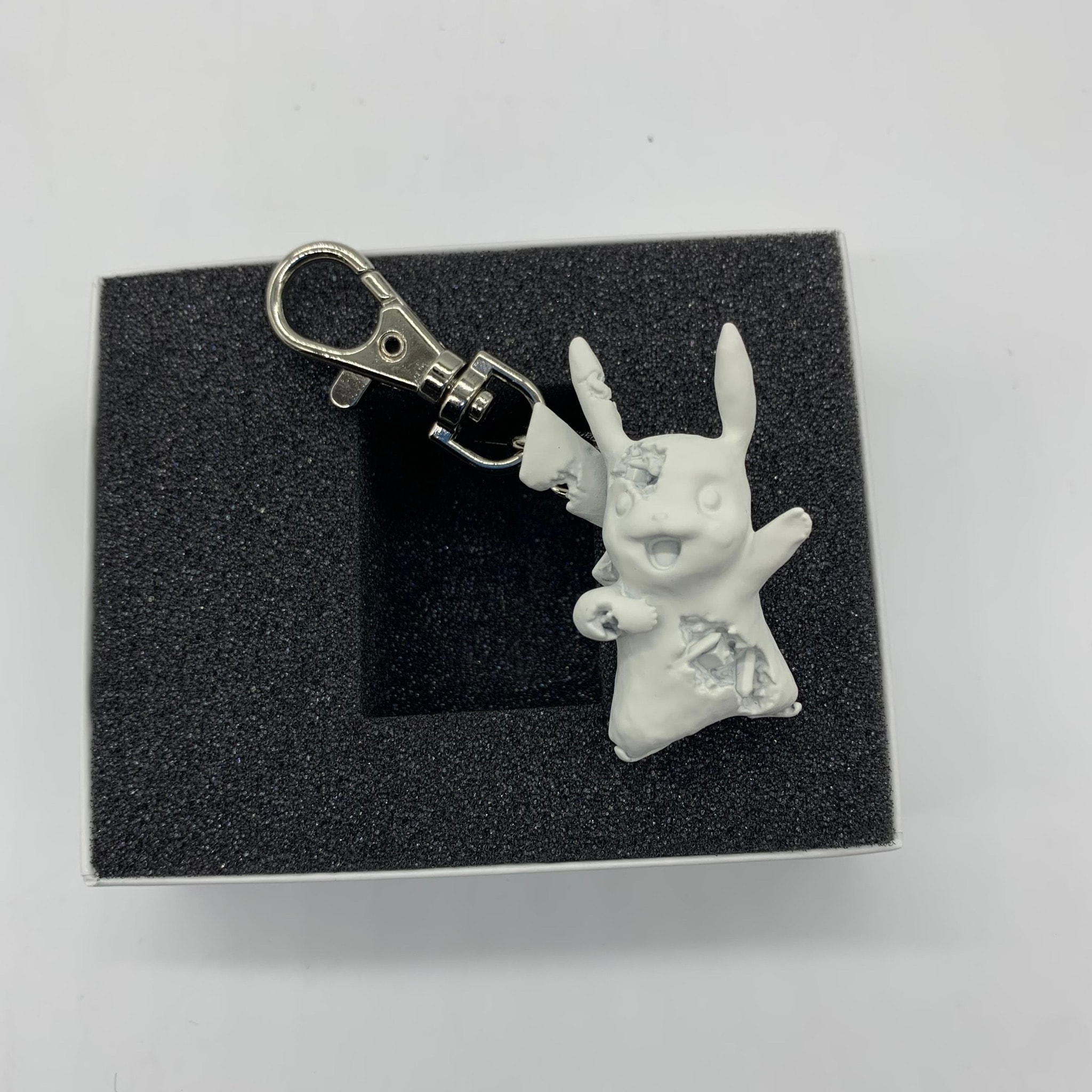 DANIEL ARSHAM x POKEMON x 2G TOKYO KEY CHAIN Pikachu "White"