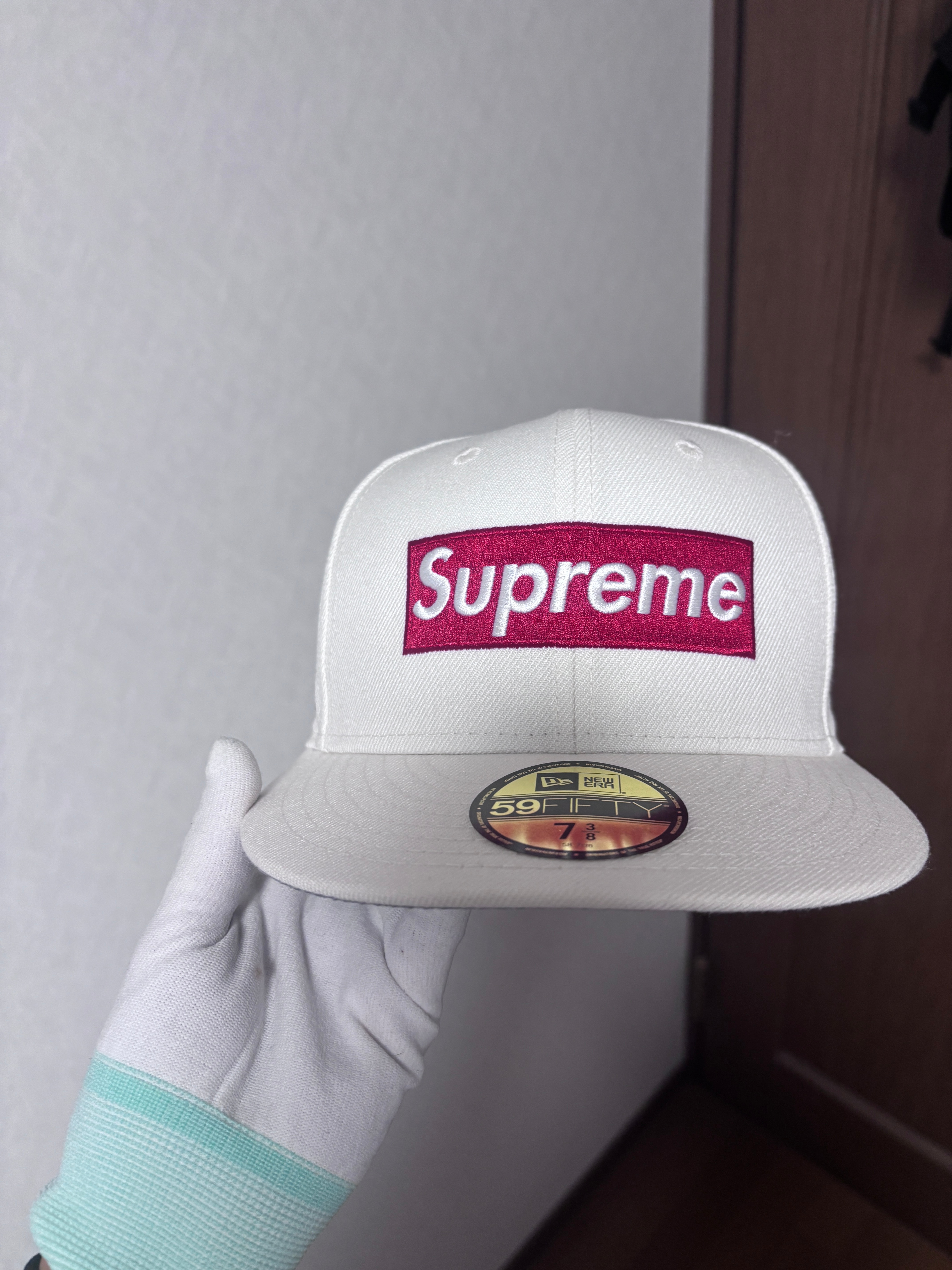 Supreme World Famous Box Logo New Era® 