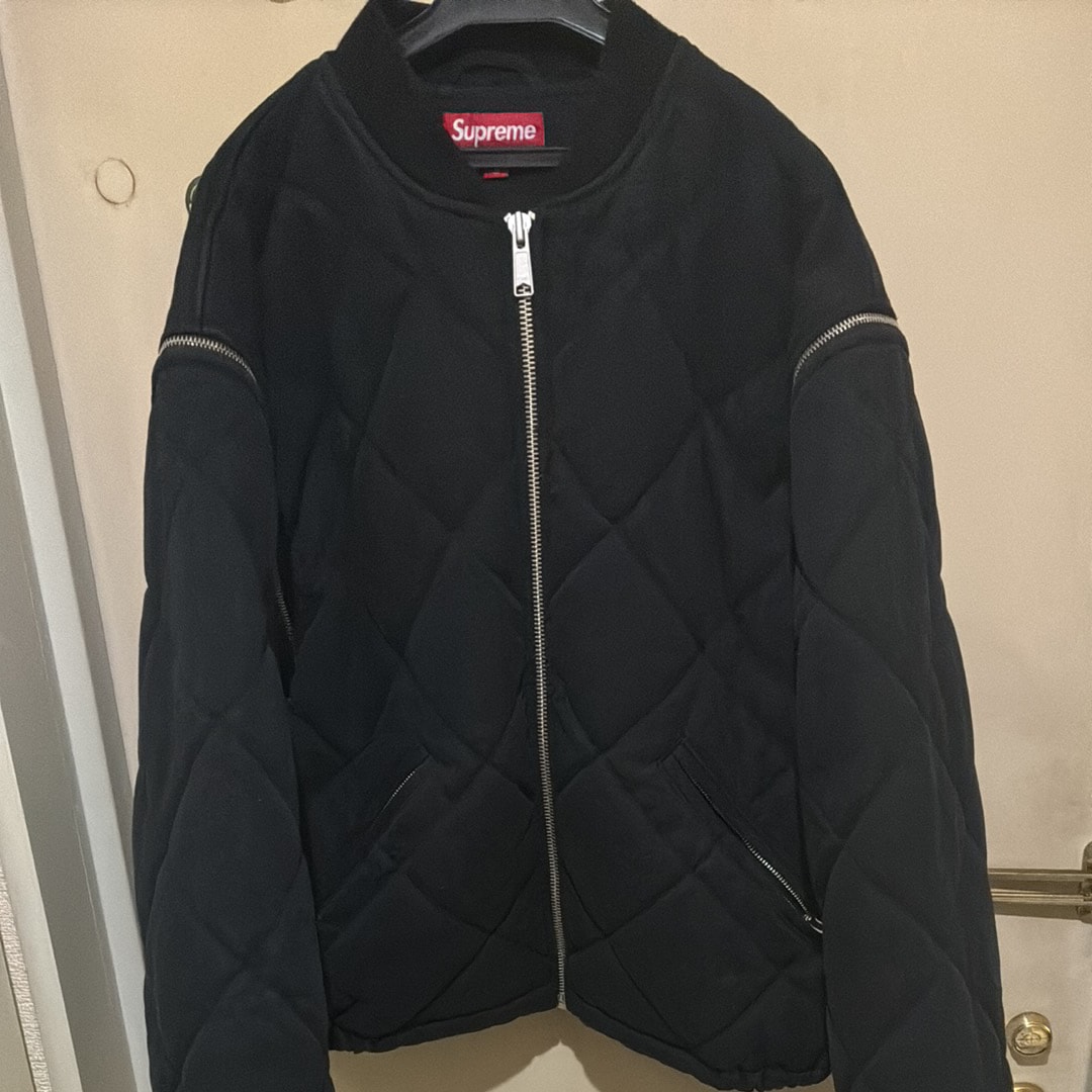 シュプリーム ジップオフスリーブ キルティング ボンバージャケット "ブラック"