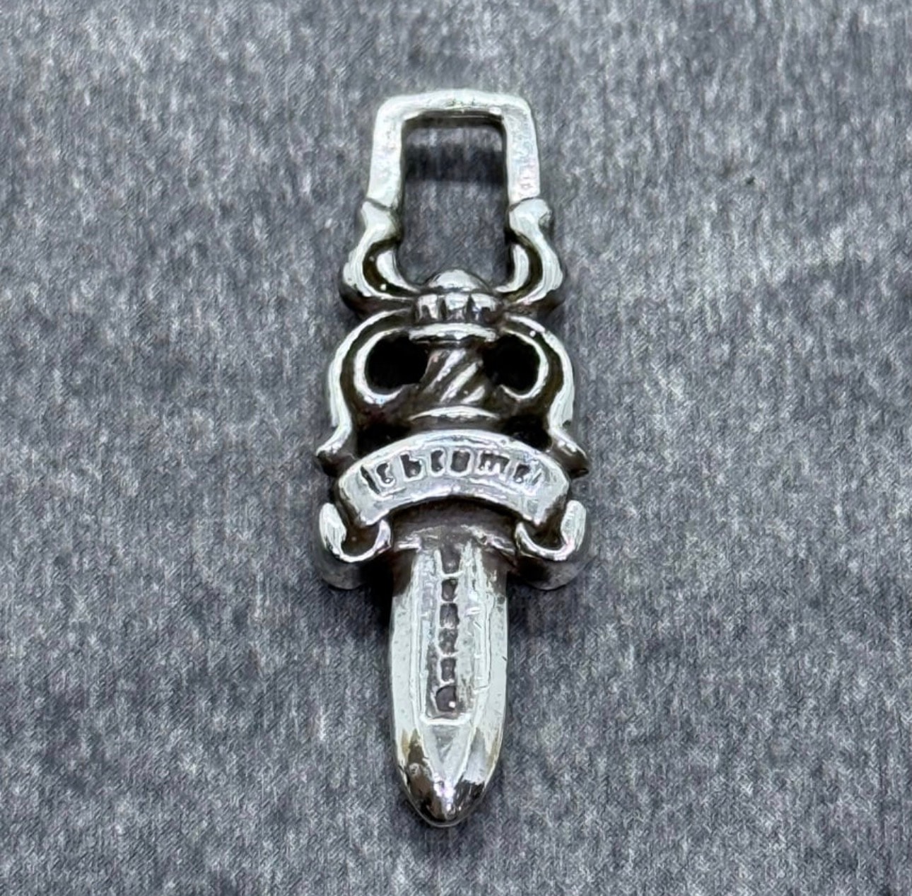 Chrome Hearts #5 Dagger Charm Zip 1 "Silver"