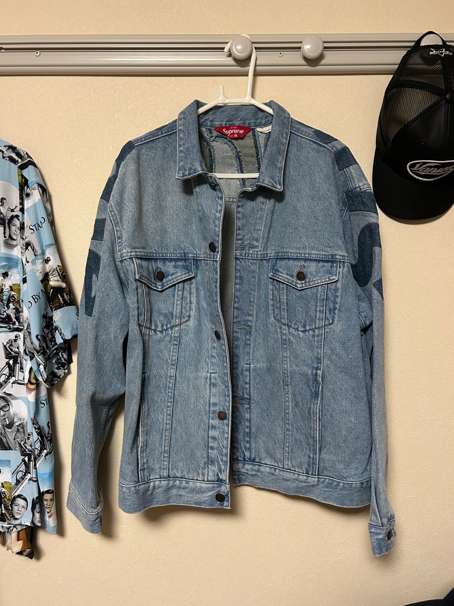 Supreme Inset Logo Denim Trucker Jacket "Blue"
