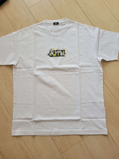 KITH フローラルBOXロゴ