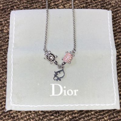 ディオール カメ ネックレス