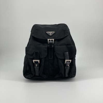 PRADA(プラダ) VERA SPORT テスートナイロン トライアングルロゴプレート BZ6677 リュック・デイパック ブラック×シルバー