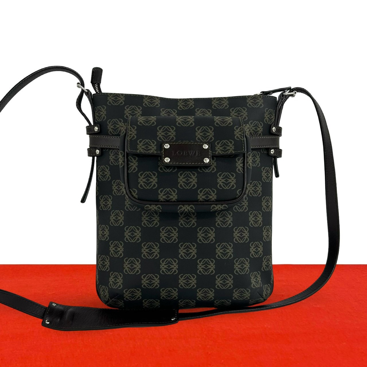 LOEWE ロエベ アナグラム 柄 PVC レザー ショルダーバッグ ブラウン
38637