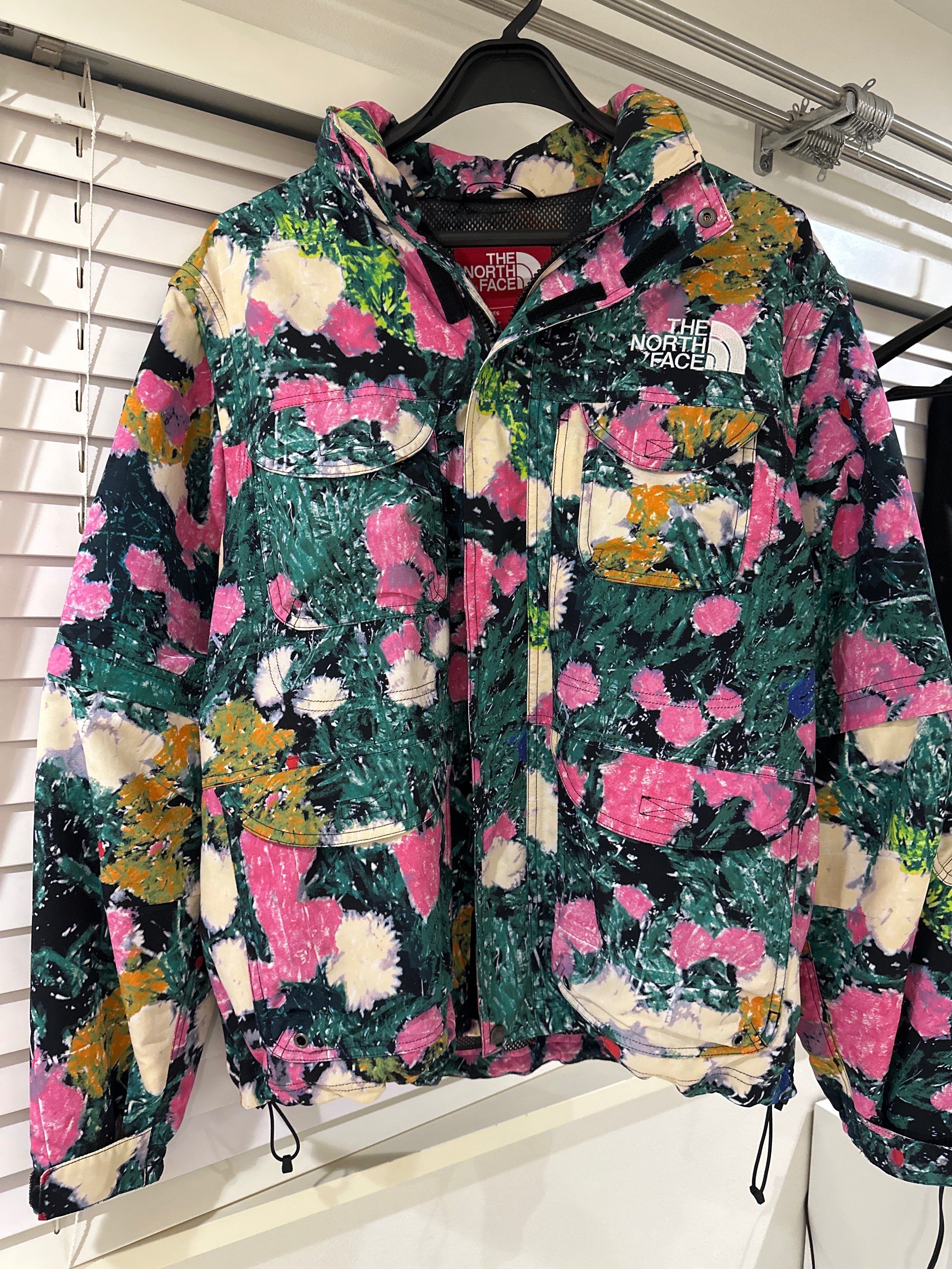 Supreme x The North Face Trekking Convertible Jacket "Flowers"