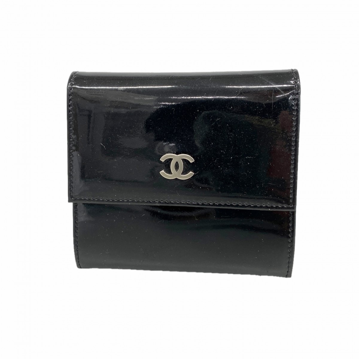 【6ga0210】シャネル 三つ折り財布 パテントレザー ブラック シルバー金具【中古】レディース
