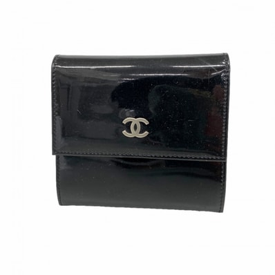 【6ga0210】シャネル 三つ折り財布 パテントレザー ブラック シルバー金具【中古】レディース