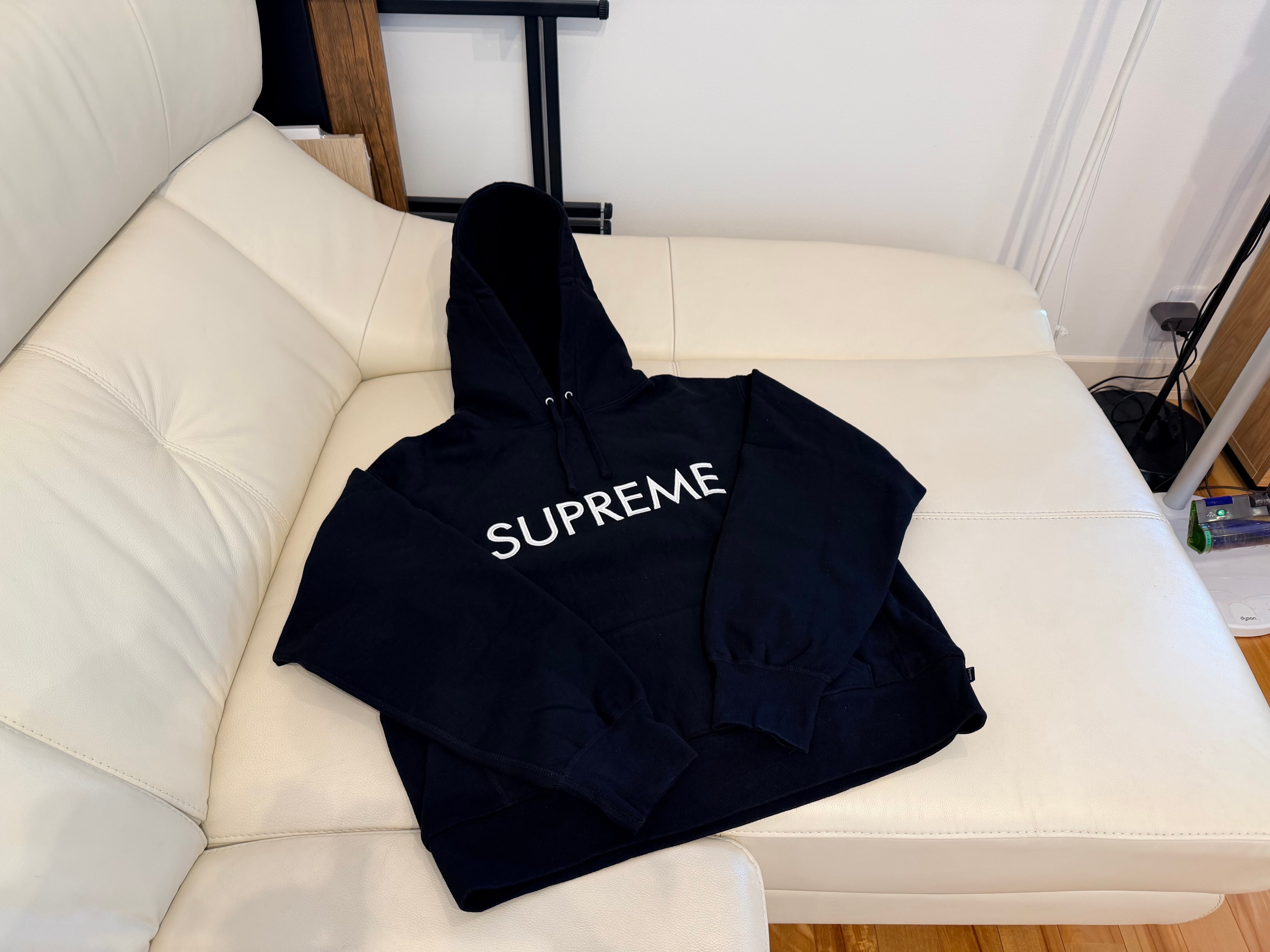 Supreme Capital Hooded Sweatshirt "Black"