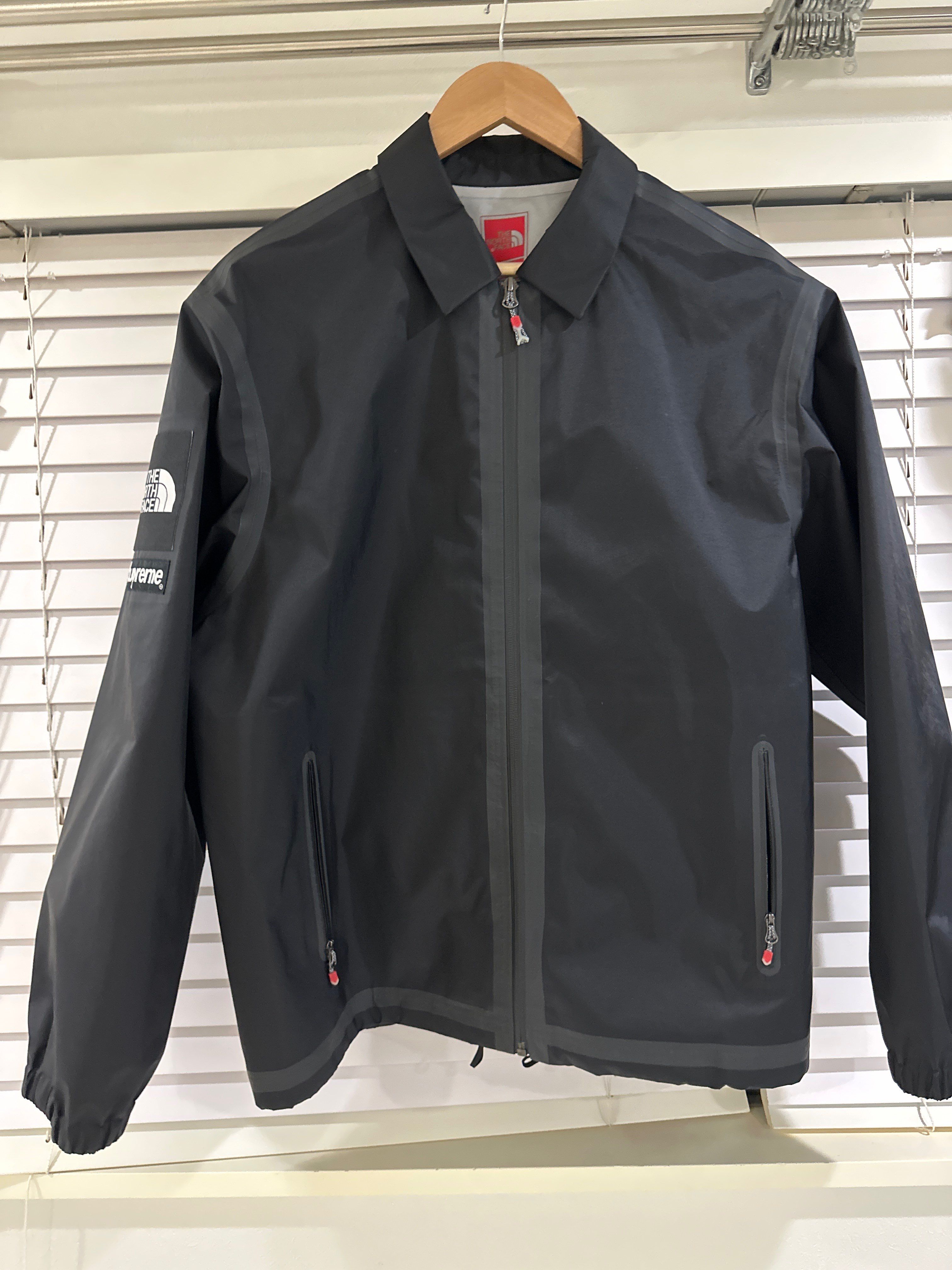 Supreme x The North Face Summit Series Outer Tape Seam Coaches Jacket "Black"