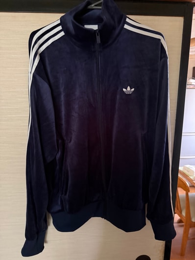 adidas originals ベロア ジャージ