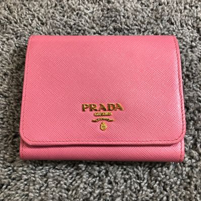 プラダ 三つ折り財布 ピンク