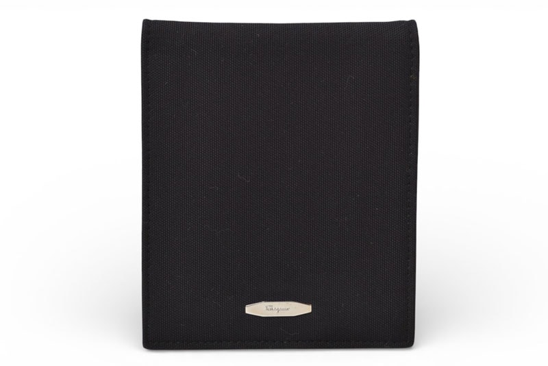 サルヴァトーレフェラガモ 二つ折り財布 ユニセックス