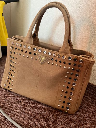 PRADAカナパビジュー・ベージュ