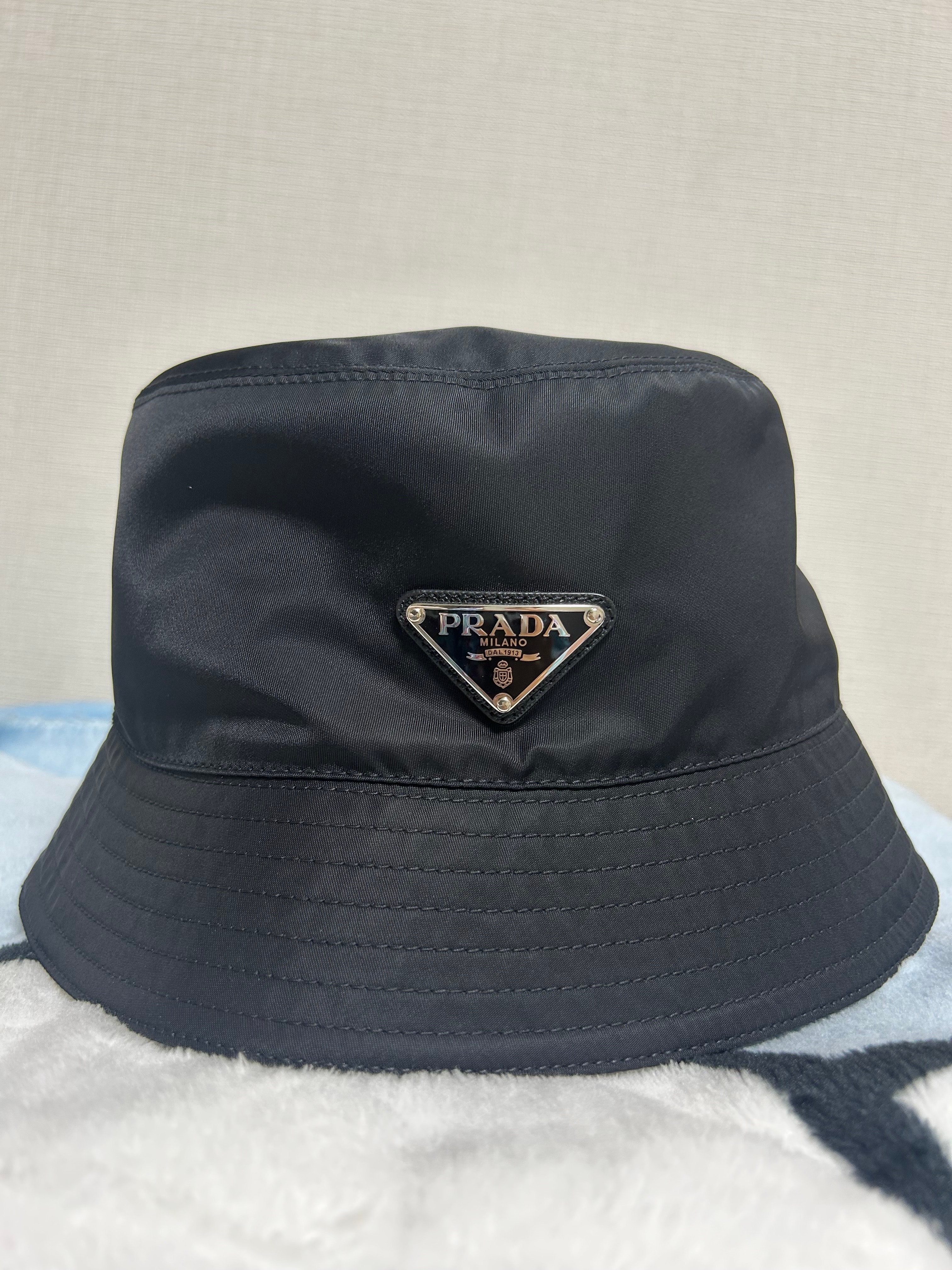 A (未使用に近い)】プラダ リナイロン バケットハット 