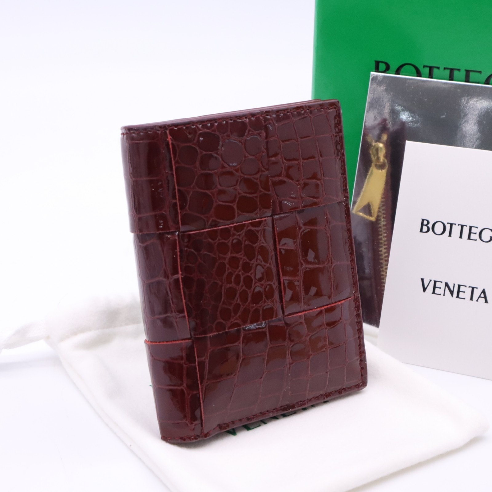 美品 BOTTEGAVENETA ボッテガヴェネタ カセット クロコ型押し コンパクトウォレット 706010 二つ折り財布 ボルドー カーフレザー レディース