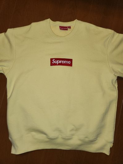 Supreme Box Logo Crewneck "Pale Yellow" (22FW)