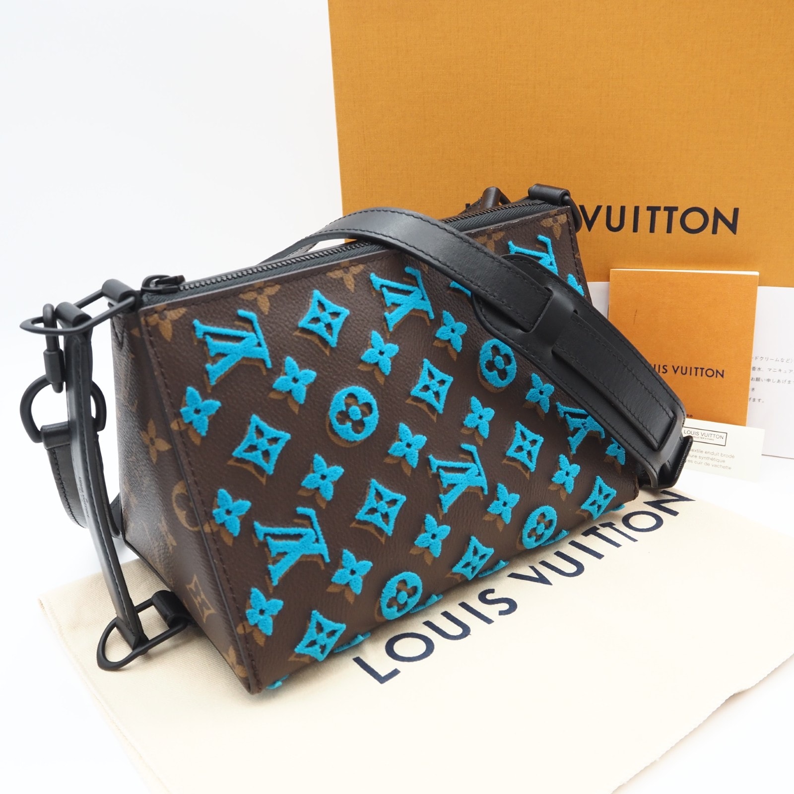 美品 LOUIS VUITTON ルイ・ヴィトン モノグラム タフタージュ トリアングル メッセンジャー M45078 2wayショルダーバッグ ブラウン ベージュ ブルー コーティングキャンバス レザー メンズ
