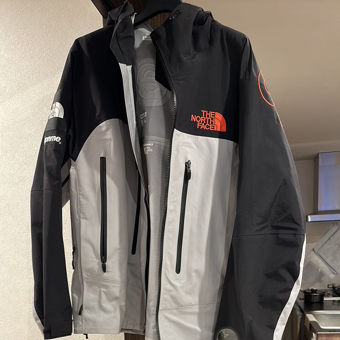 Supreme x The North Face Taped Seam Shell Jacket "Grey"
