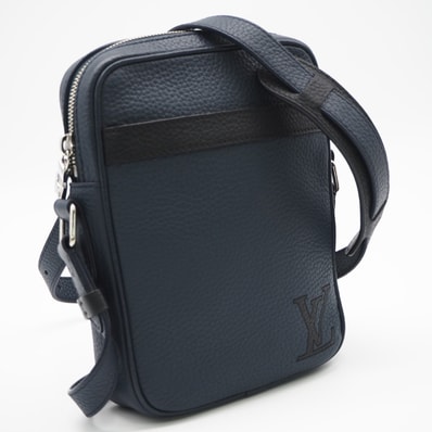 美品 LOUIS VUITTON ルイ・ヴィトン トリヨン ダヌーブPM M55168 ショルダーバッグ ネイビー トリヨンレザー メンズ