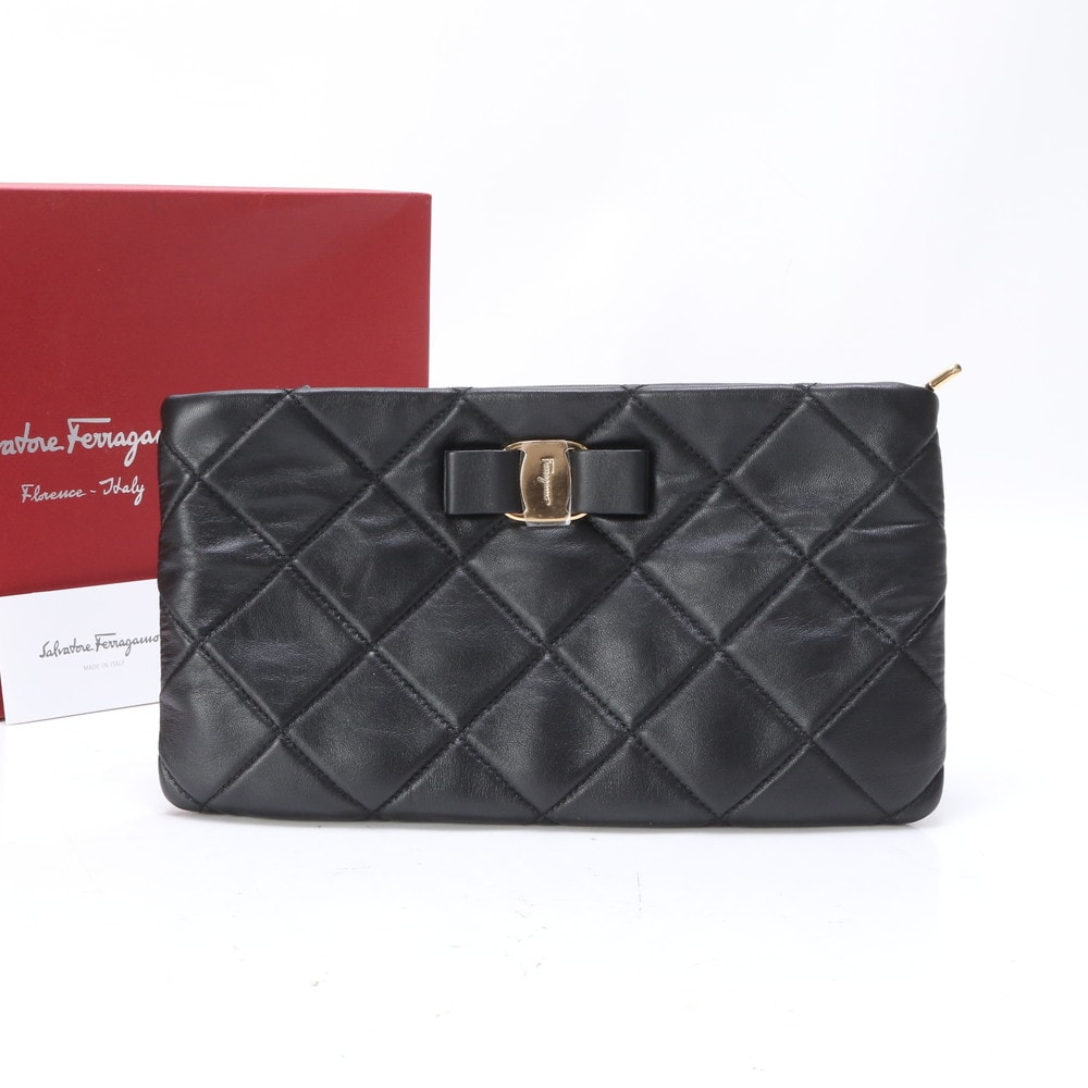 ■極美品 サルヴァトーレフェラガモ ヴァラリボンキルティング ゴールド 金具