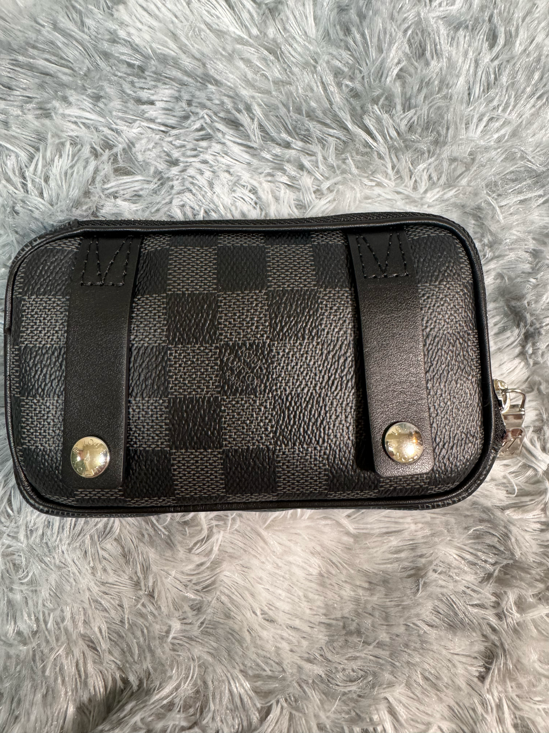 Louis Vuitton Scott Messenger Damier Graphite