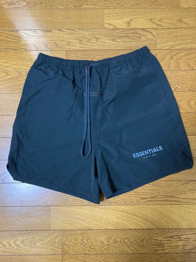 FEAR OF GOD ESSENTIALS Volley Short "Black/Stretch Limo"