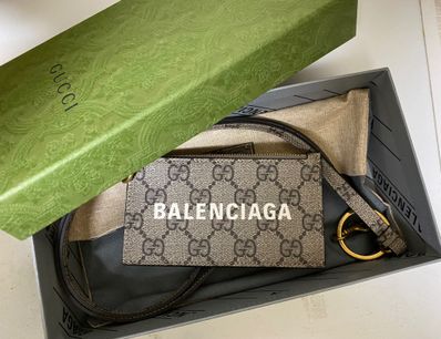 GUCCI x BALENCIAGA The Hacker Strap With Card Case "Beige/Ebony"