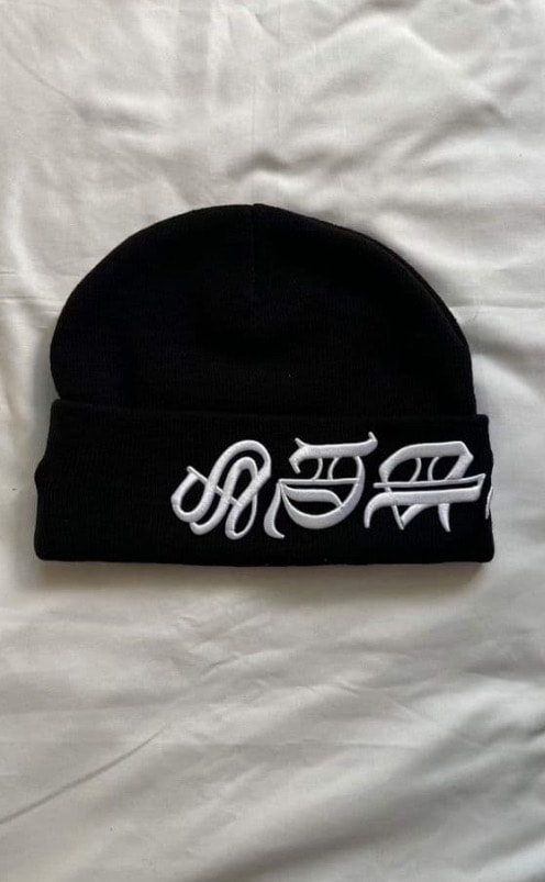 シュプリーム ニューエラ ブラックレター ビーニー "ブラック"