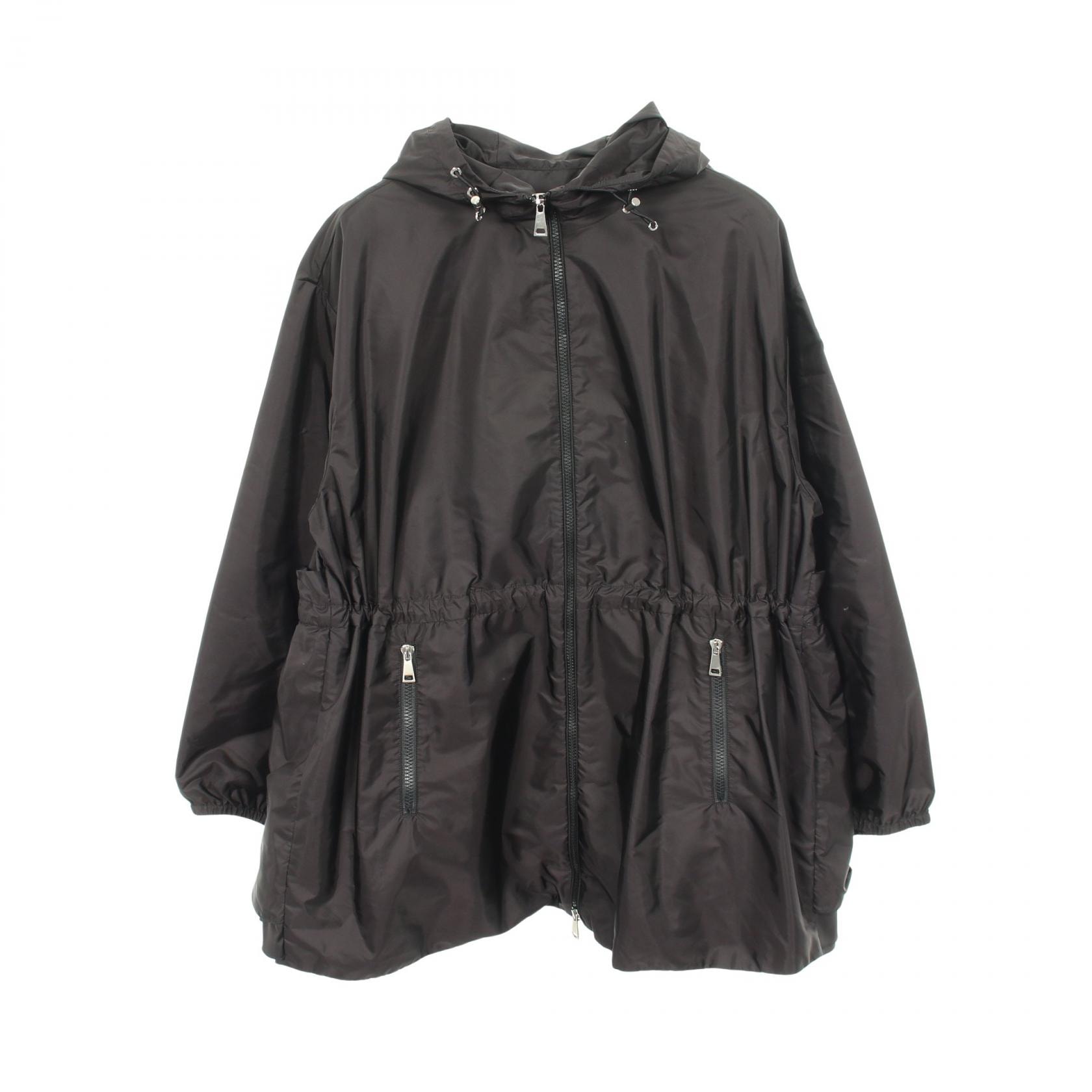 モンクレール MONCLER WETE フード付き フレア ナイロンジャケット 衣料品 アウター ナイロン レディース ブラック系 【中古】