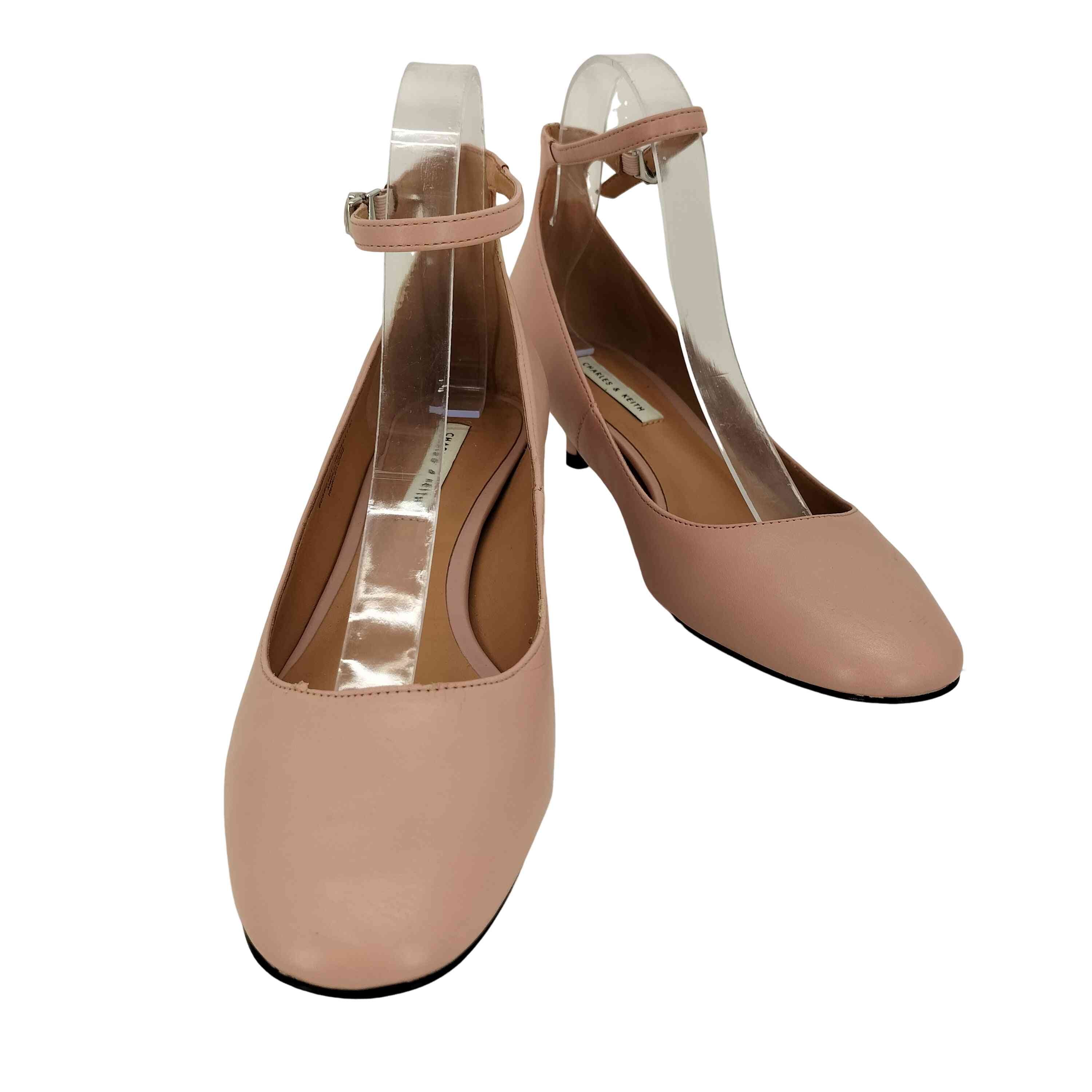 エッセンシャル アンクルストラップ パンプス【1137539538915】