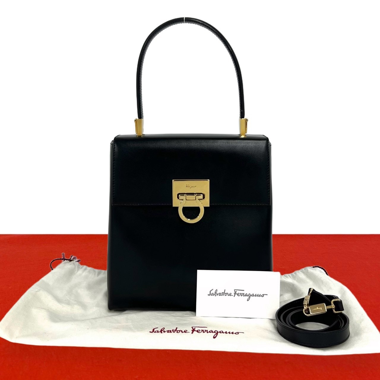 Salvatore Ferragamo サルヴァトーレフェラガモ ガンチーニ 金具 レザー ショルダーバッグ ブラック
 27742