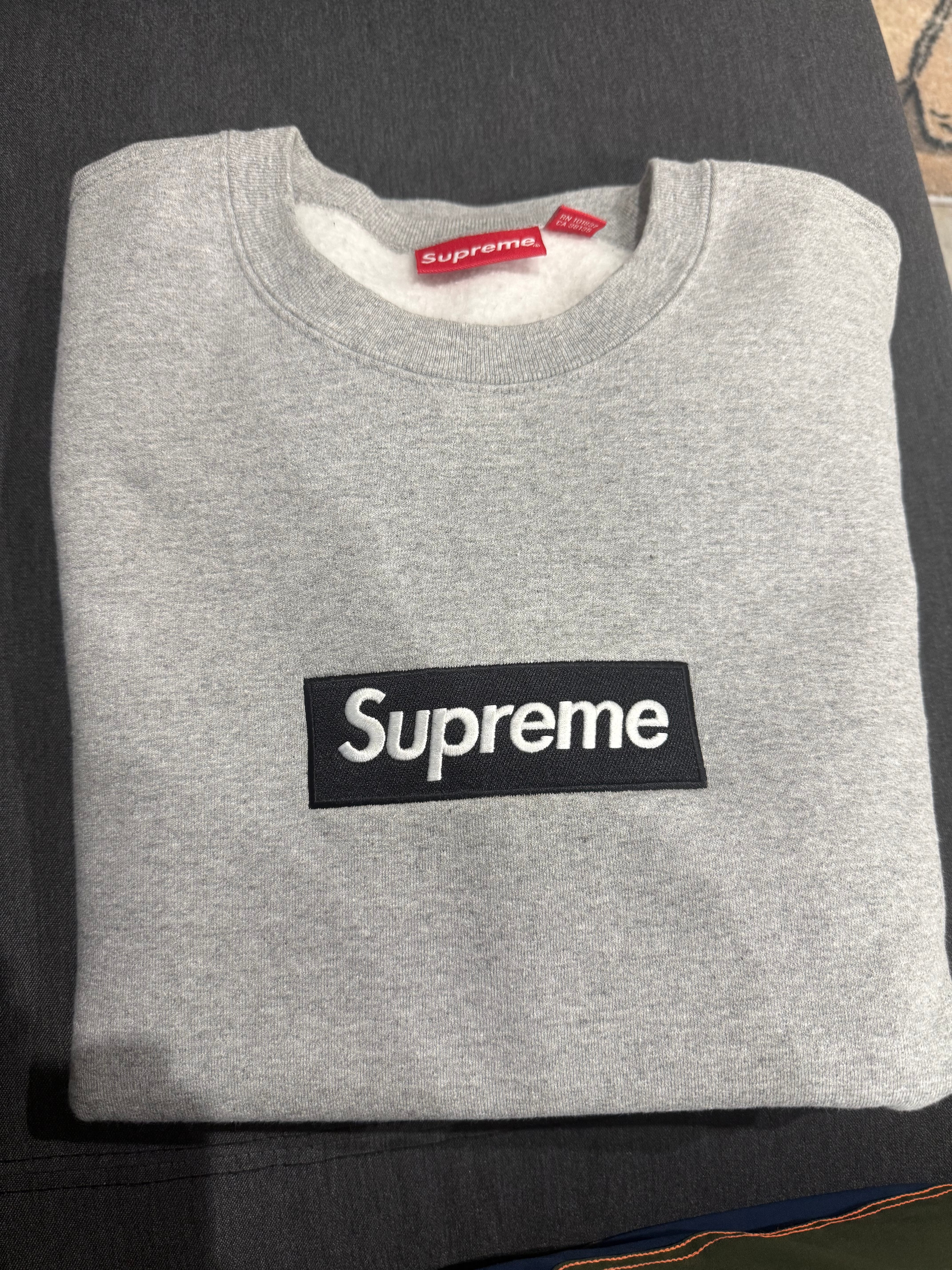 シュプリーム ボックス ロゴ クルーネック "ヘザー グレー" (22FW)