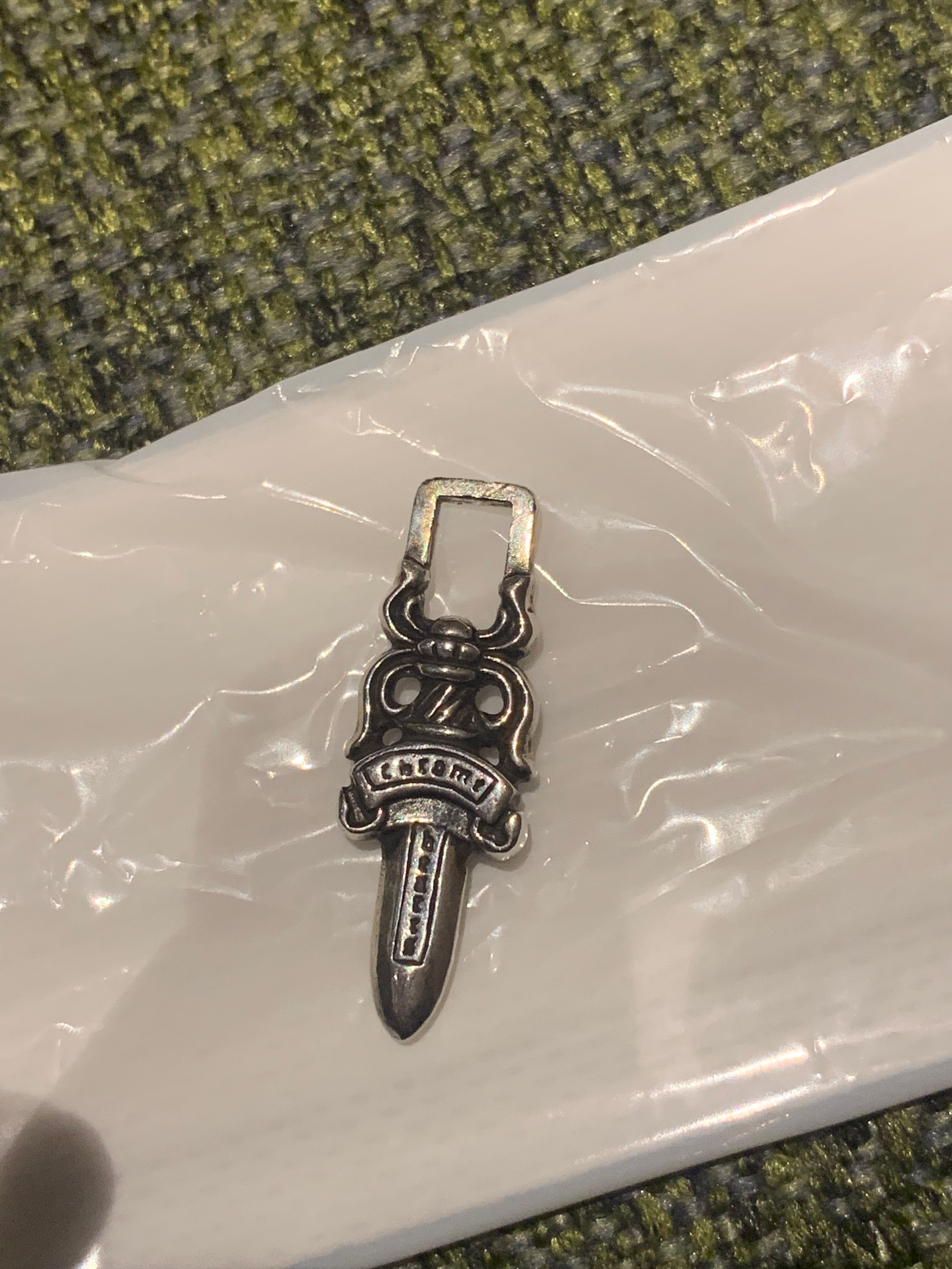 Chrome Hearts #5 Dagger Charm Zip 1 "Silver"