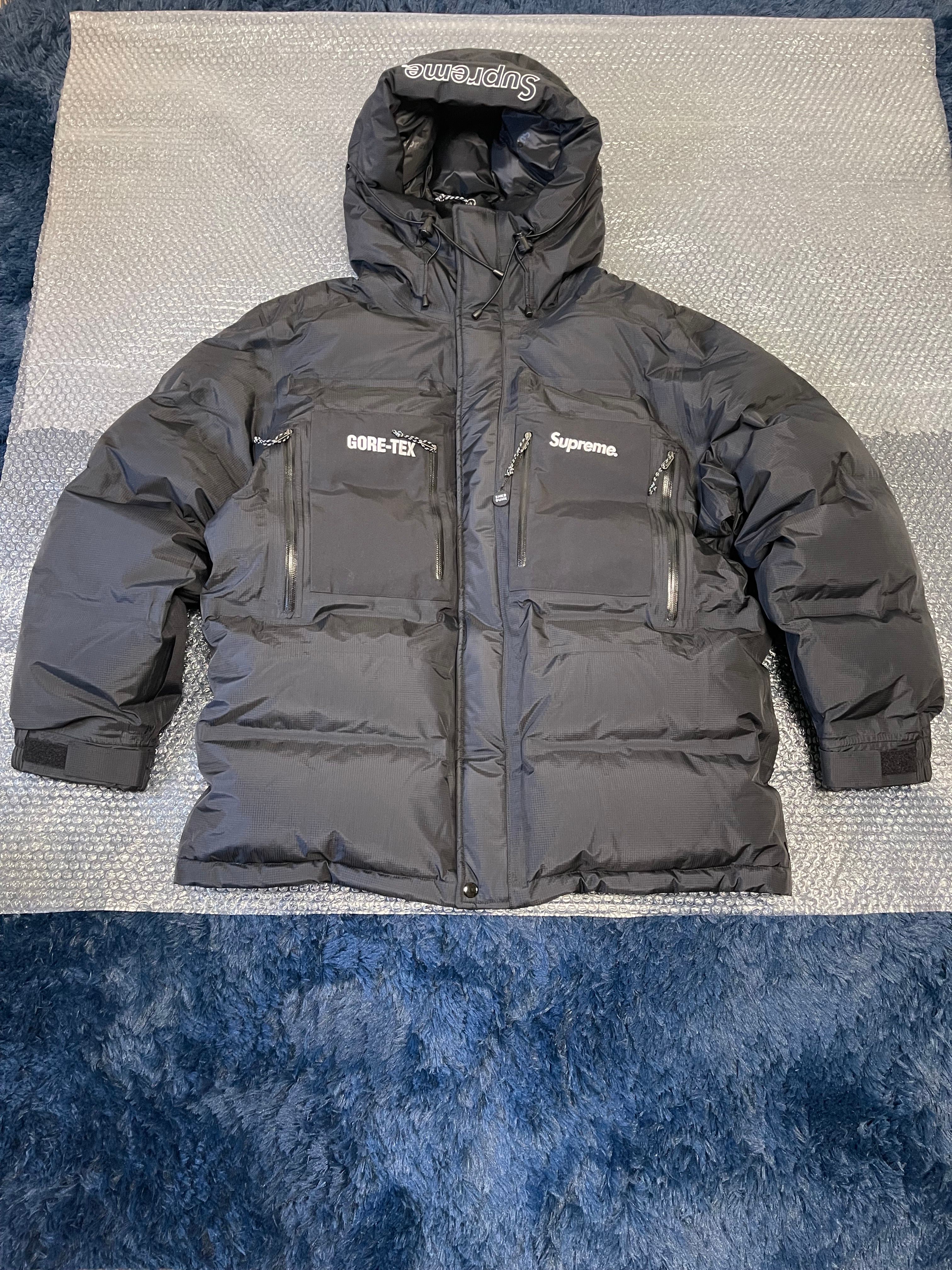 Supreme GORE-TEX 700-Fill Down Parka "Black"