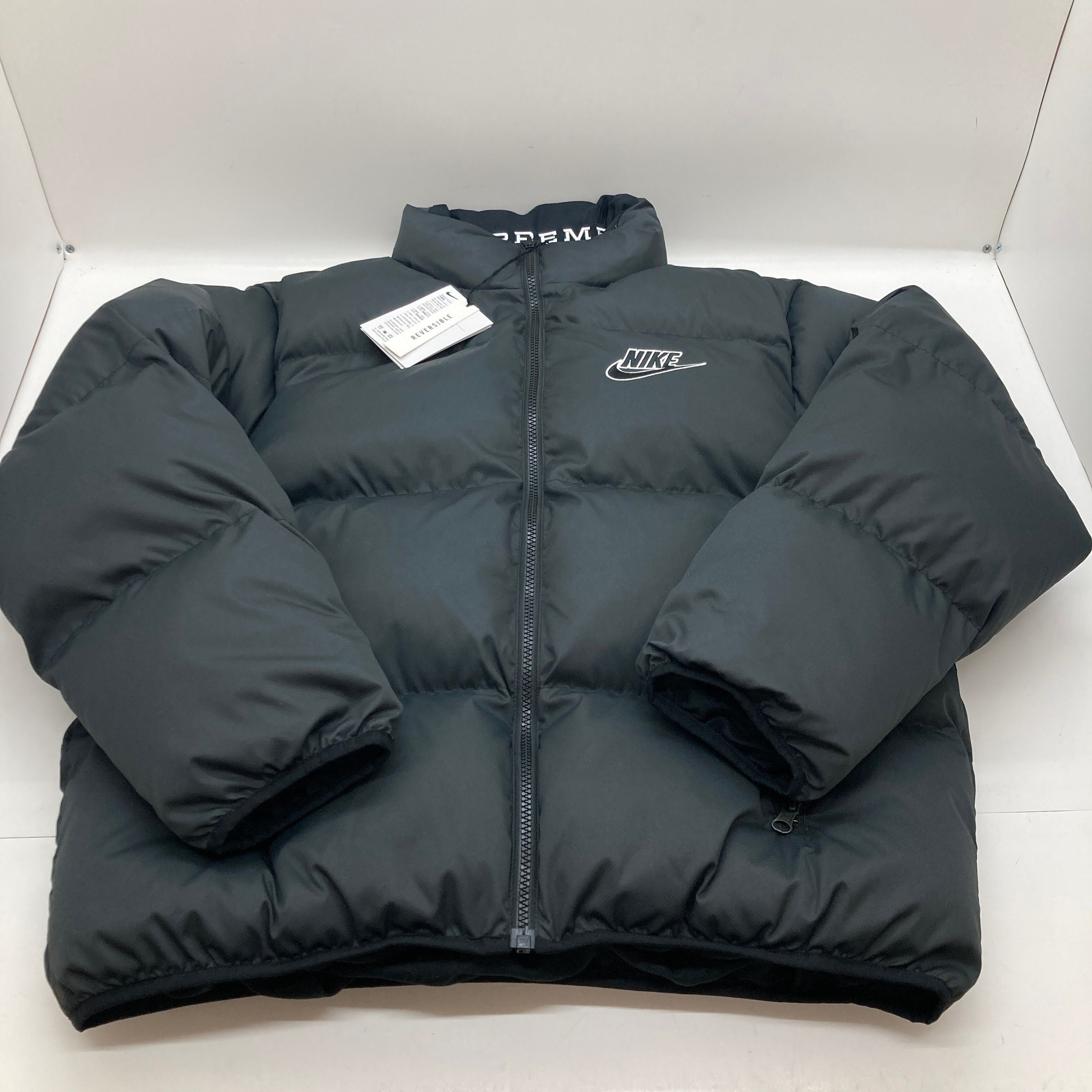 Supreme / Nike® Reversible Puffy Jacket "Black"