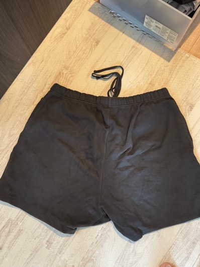 FEAR OF GOD ESSENTIALS 1977 SHORTS "Iron"