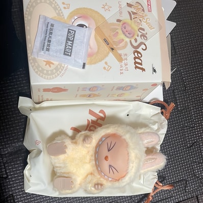 POP MART THE MONSTERS (LABUBU) Have a Seat Plush Series SISI