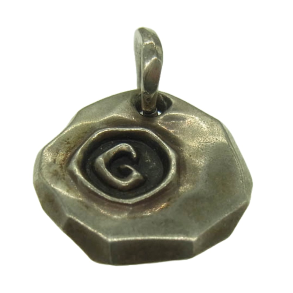 GARNI 가르니 펜던트 탑 G 스탬프 칩 펜던트 G 스탬프 칩 메탈 타타키 펜던트 탑 실버 [중고]