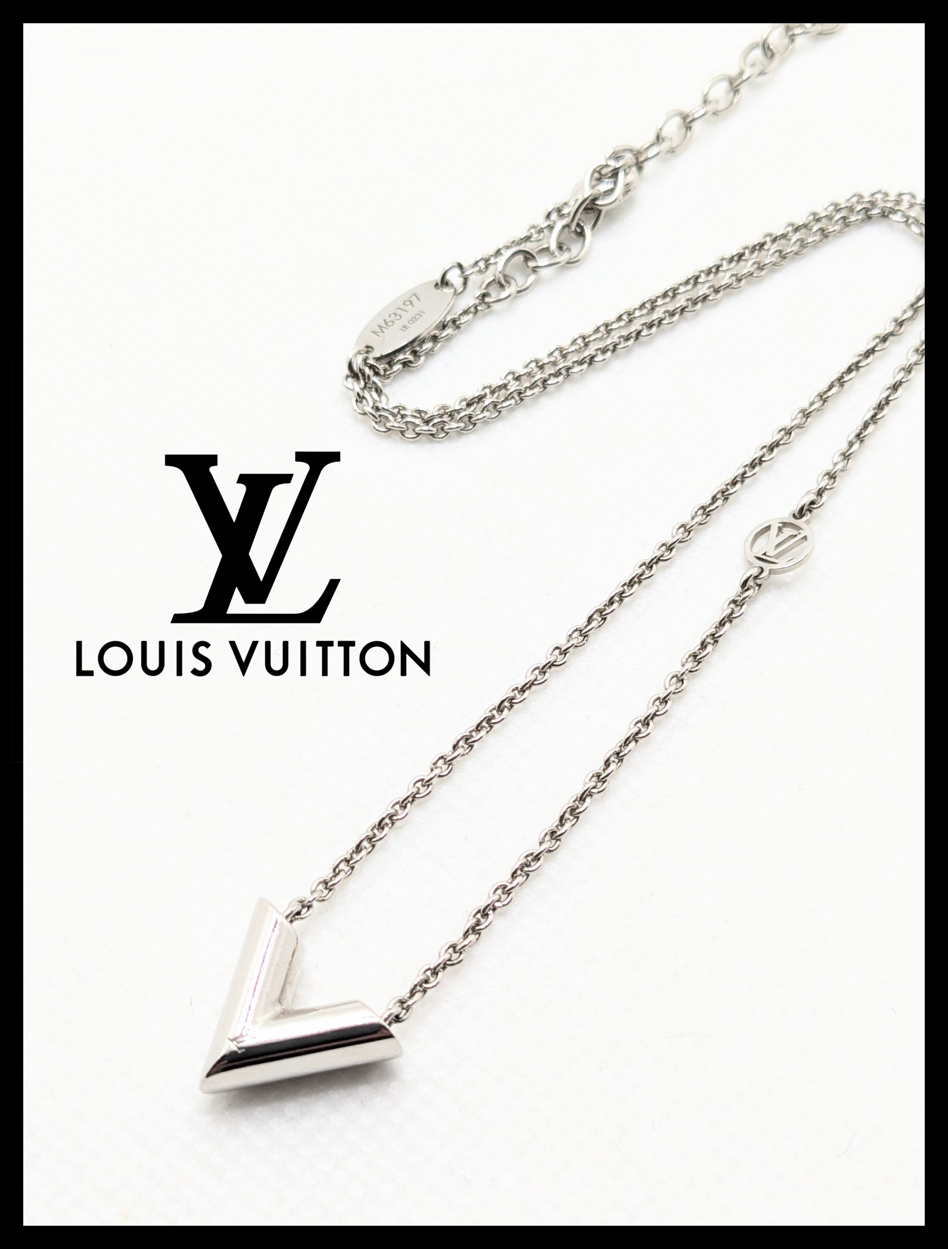 Louis Vuitton Essential V Supple Necklace "Silver"