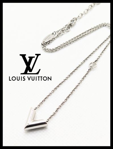 Louis Vuitton Essential V Supple Necklace "Silver"