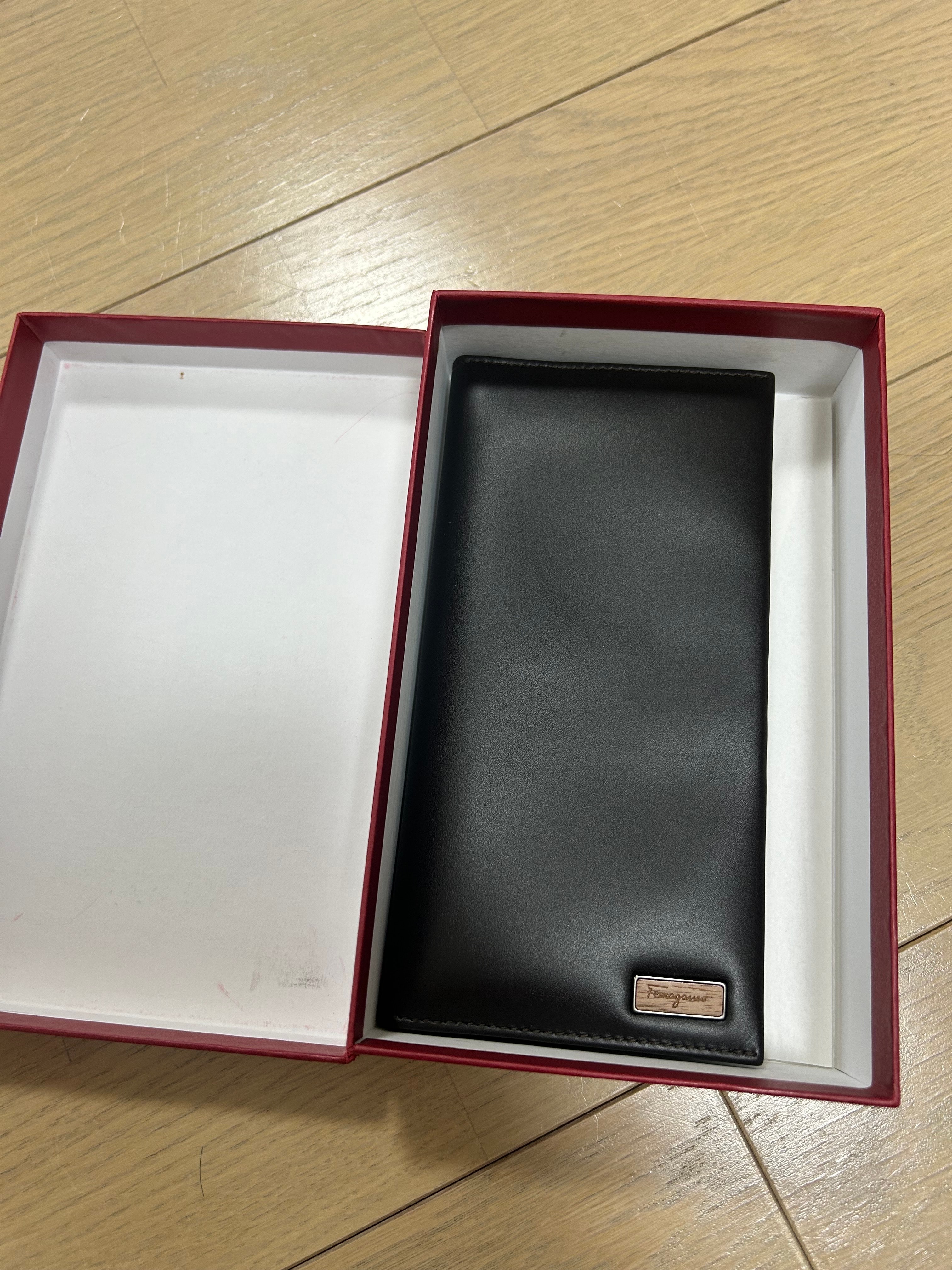 Salvatore Ferragamo フェラガモ レザー 長財布