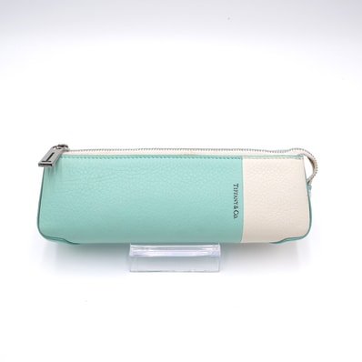 TIFFANY & Co.(ティファニー)ペンケース ペンポーチ 筆箱 ティファニーブルー ホワイト バイカラー レザー シルバー金具 ファスナー式 レディース メンズ ユニセックス【中古】