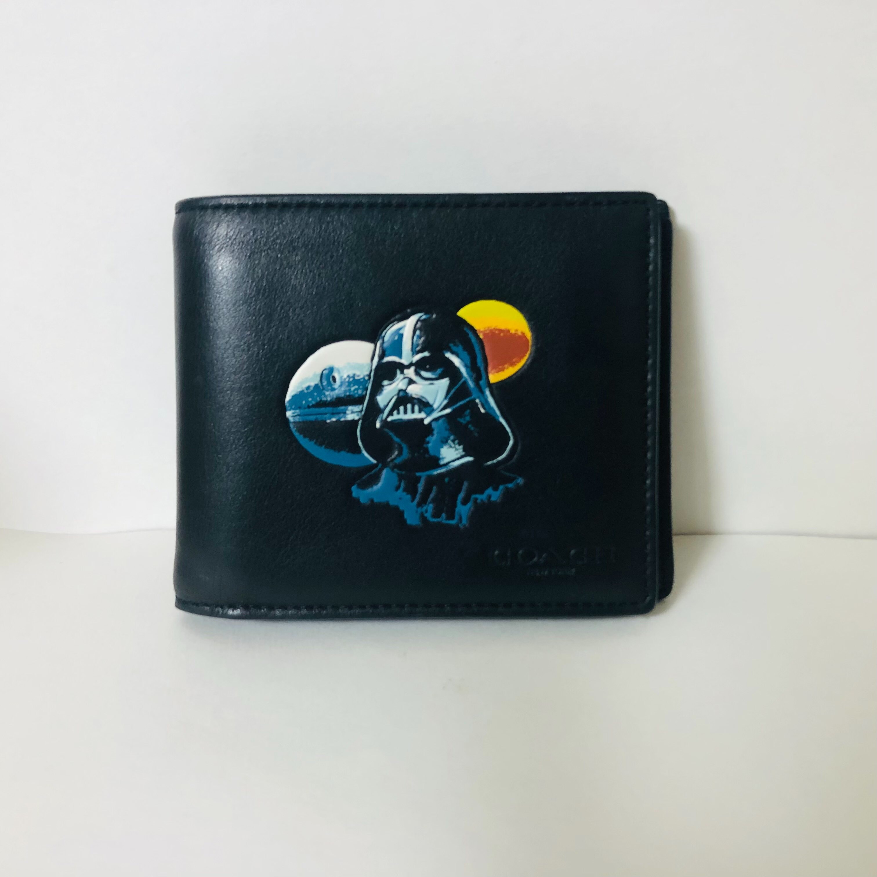 11月新作！コーチxスターウォーズコラボ長財布 黒シグネチャxスターウォーズロゴ COACH - 11月新作！コーチxスターウォーズコラボ長財布 黒シグネチャx