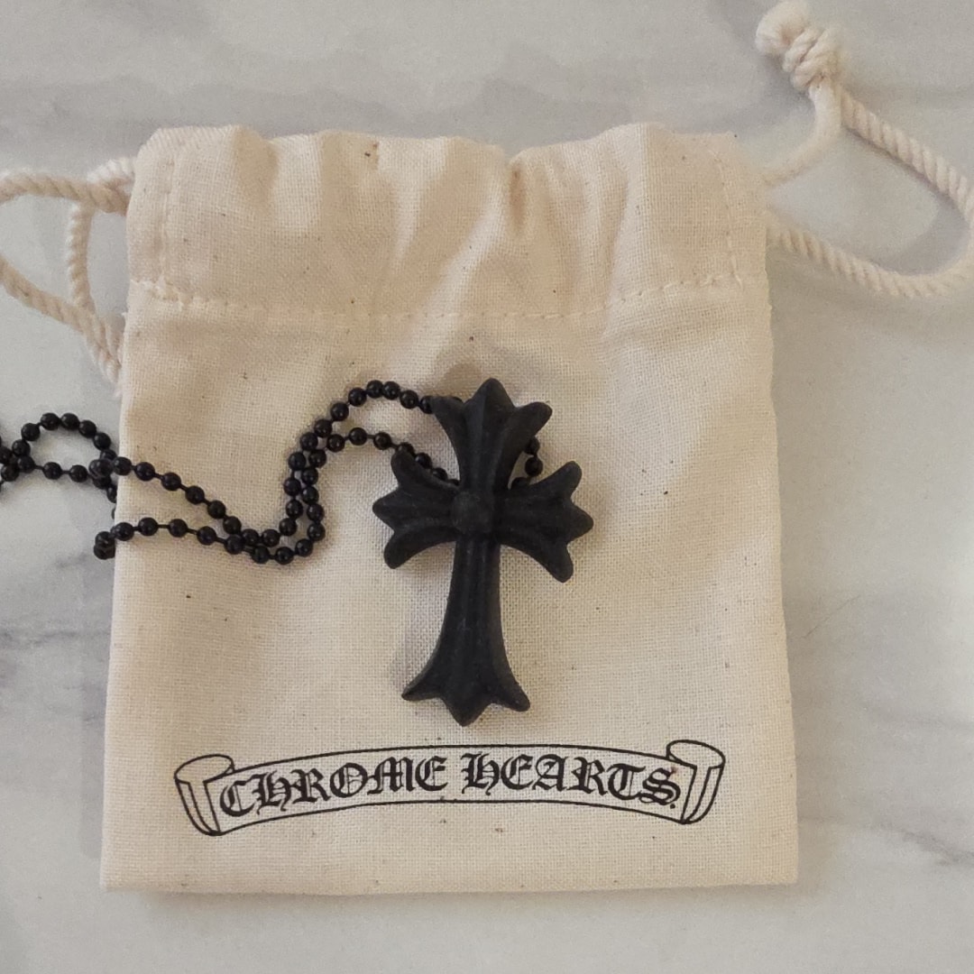 クロムハーツ ラバー スモール CHクロス シリコンネックレス "ブラック"