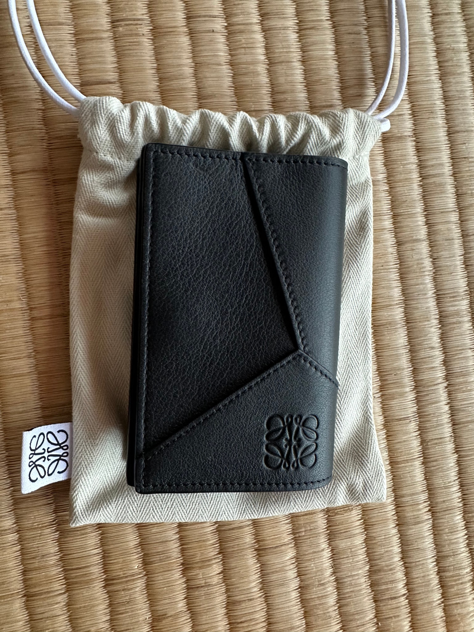LOEWE Puzzle Business Card Holder Classic Calf "Black"