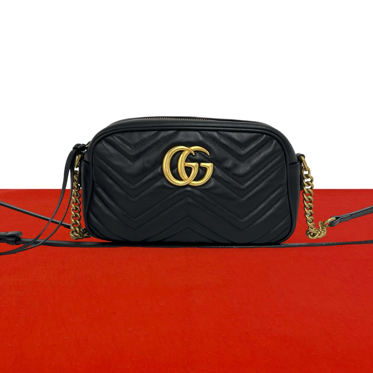 GUCCI グッチ GGマーモント ロゴ 金具 キルティング レザー ショルダーバッグ ブラック
25378